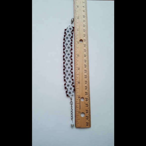 Flower design beaded bracelet - Picture 12 of 12